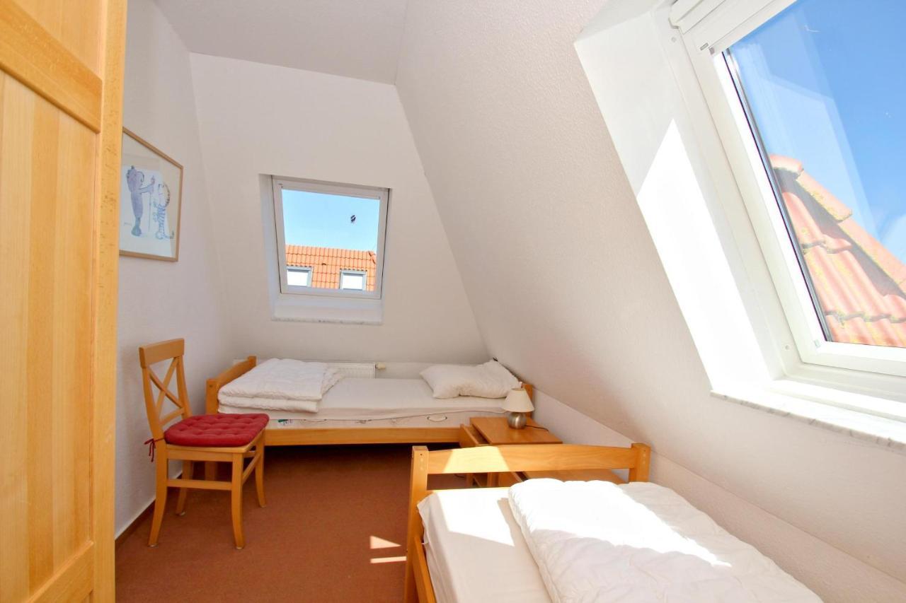 Hafennahe Ferienwohnung Mit Balkon Und Meerblick - Hafenhaeuser Wiek Wohnung 06 Wiek auf Rügen Exterior foto